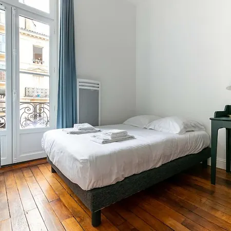Madeleine's Rated 8 Traveller Center Appartments Апартаменты Бордо