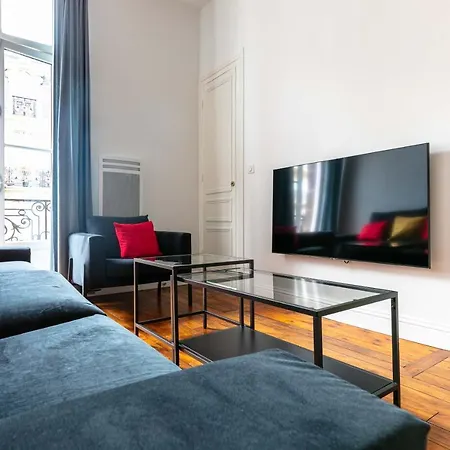 Madeleine's Rated 8 Traveller Center Appartments Апартаменты Бордо