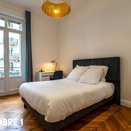 Madeleine's Rated 8 Traveller Center Appartments Апартаменты