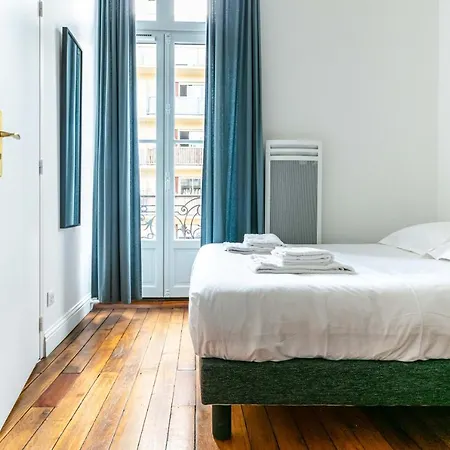 Madeleine's Rated 8 Traveller Center Appartments Apartamento *
